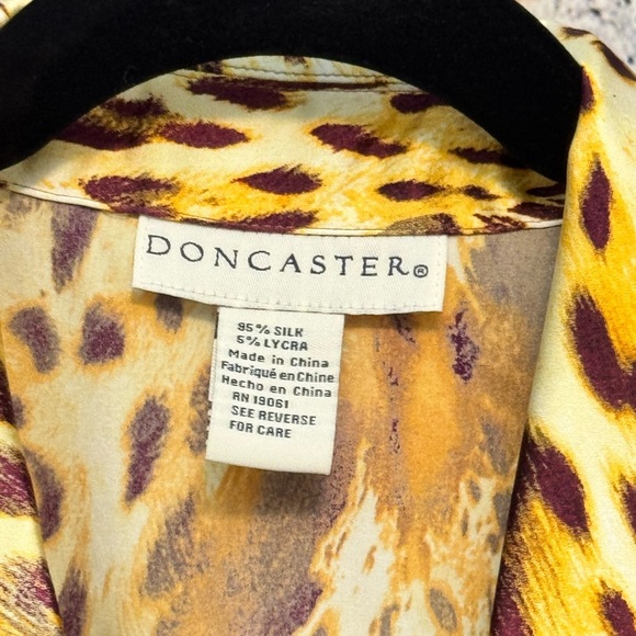 Doncaster NWT Silk/Lycra Tiger Print top blouse sz 16 - Picture 2 of 6